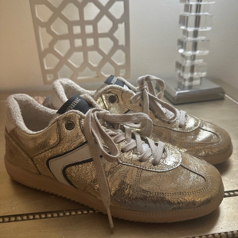 Verbenas Gold Metallic Sneakers